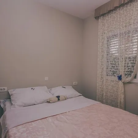 Apartment Deluxe Garden Gradac (Split-Dalmatia)